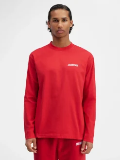 The long-sleeve t-shirt