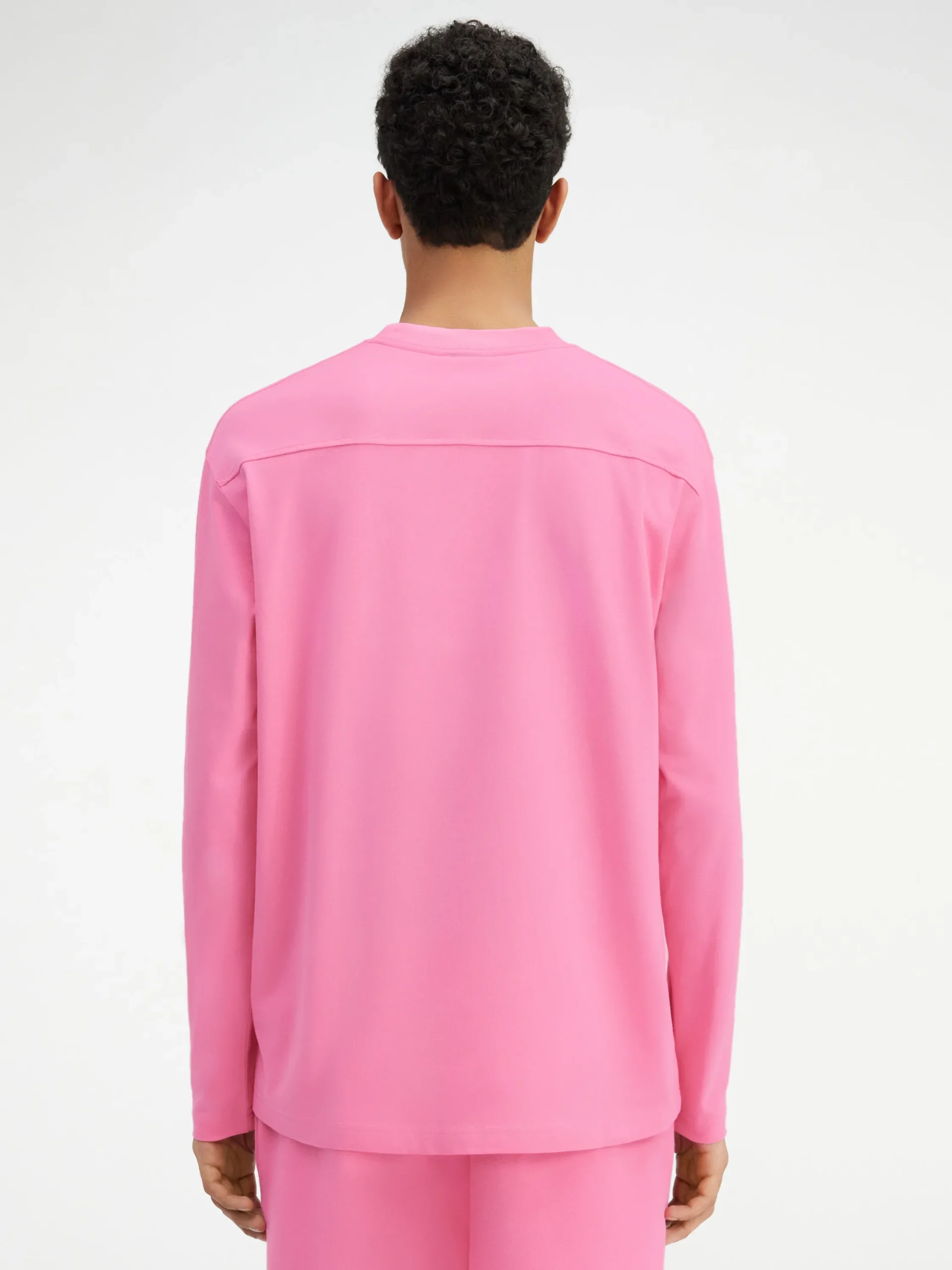 The long-sleeve t-shirt