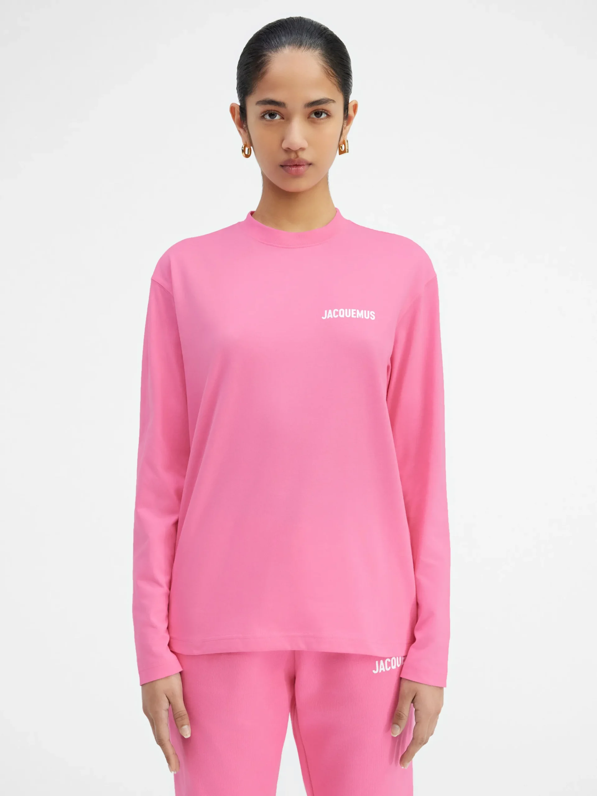 The long-sleeve t-shirt