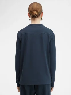 The long-sleeve t-shirt