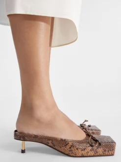 The low Ballet mules
