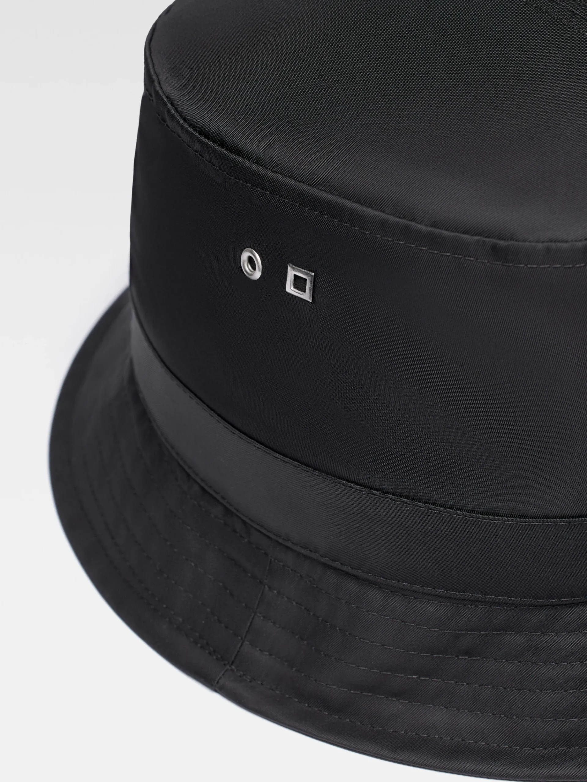 The Ovalie bucket hat