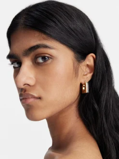 The Rond Carré earrings