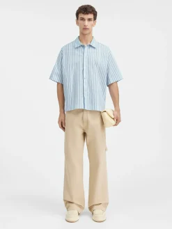 The short-sleeve shirt