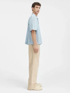 The short-sleeve shirt