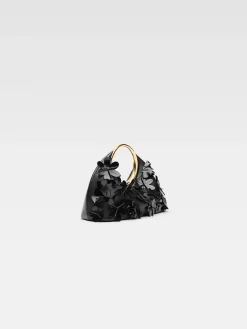 The small embroidered Calino