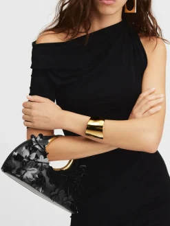 The small embroidered Calino