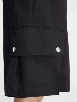 The cargo bermuda shorts