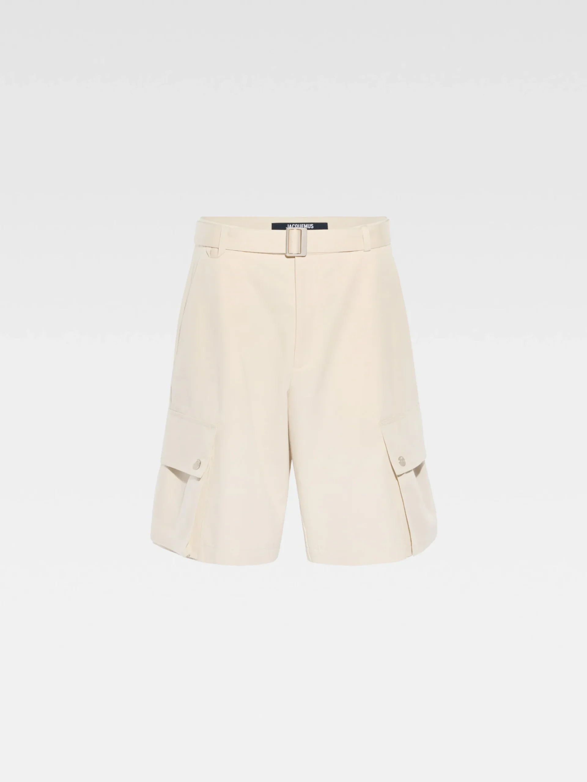 The cargo bermuda shorts