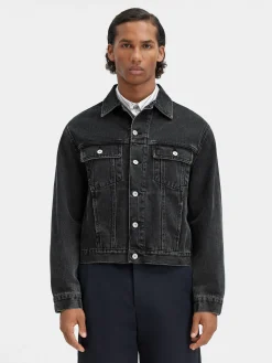 The denim de-Nîmes jacket