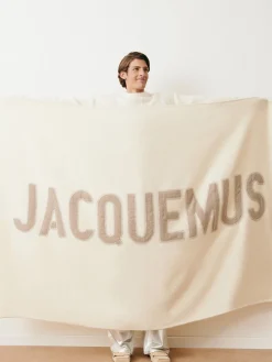 The embroidered Jacquemus plaid