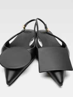 The flat Duelo slingbacks