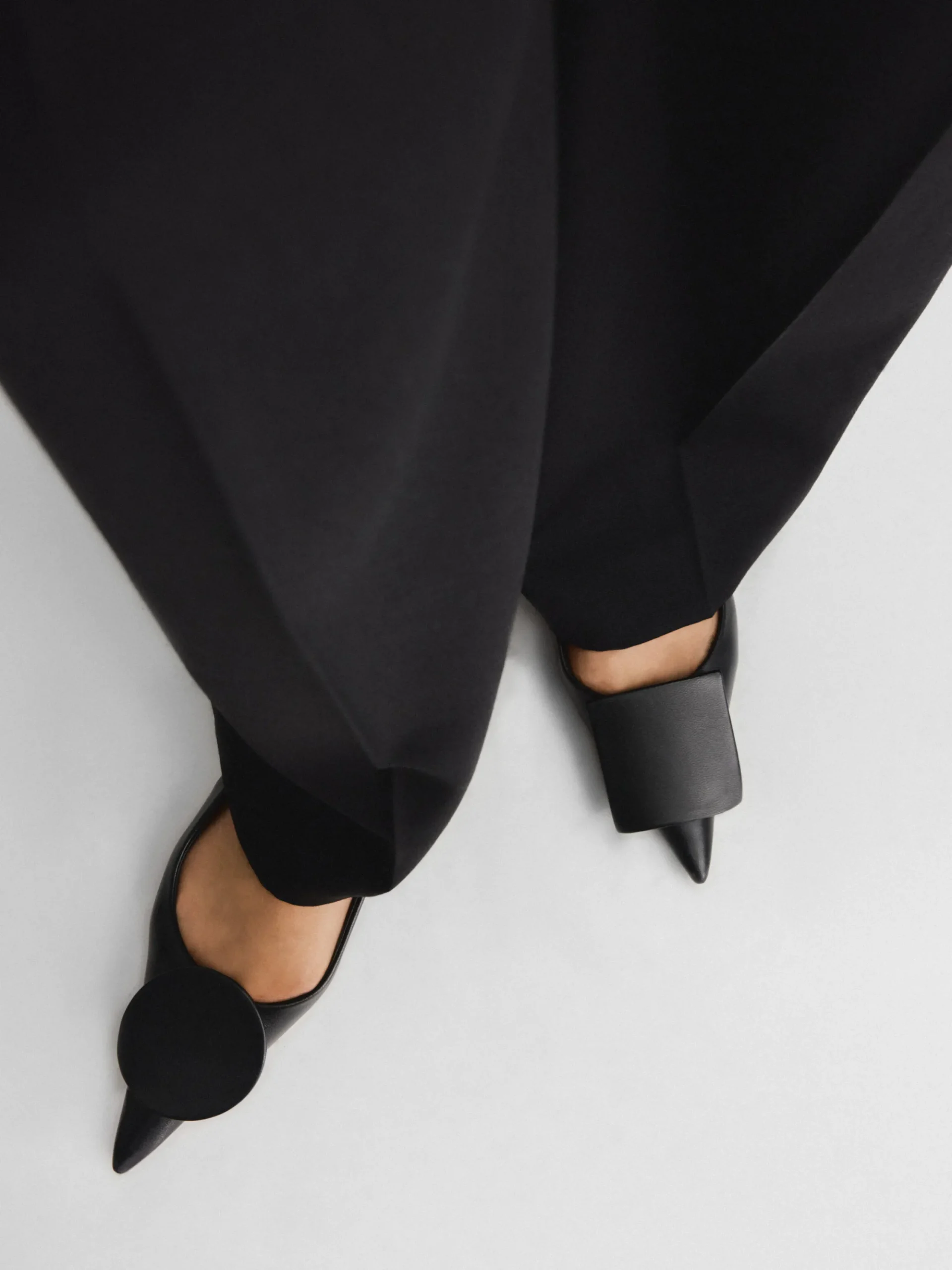 The flat Duelo slingbacks