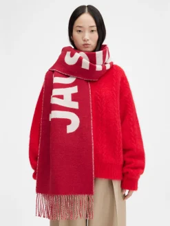 The Jacquemus scarf