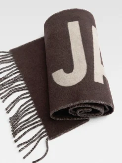 The Jacquemus scarf