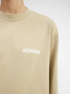 The long-sleeve t-shirt