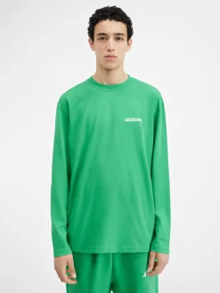 The long-sleeve t-shirt