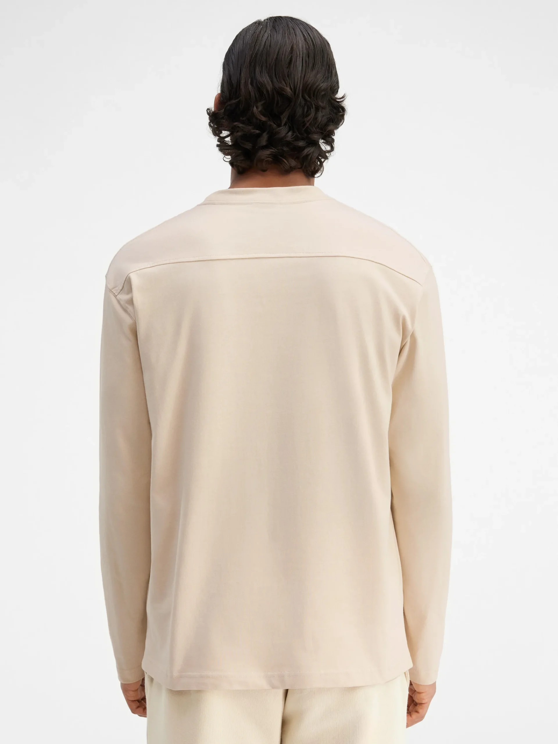 The long-sleeve t-shirt