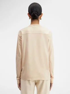 The long-sleeve t-shirt