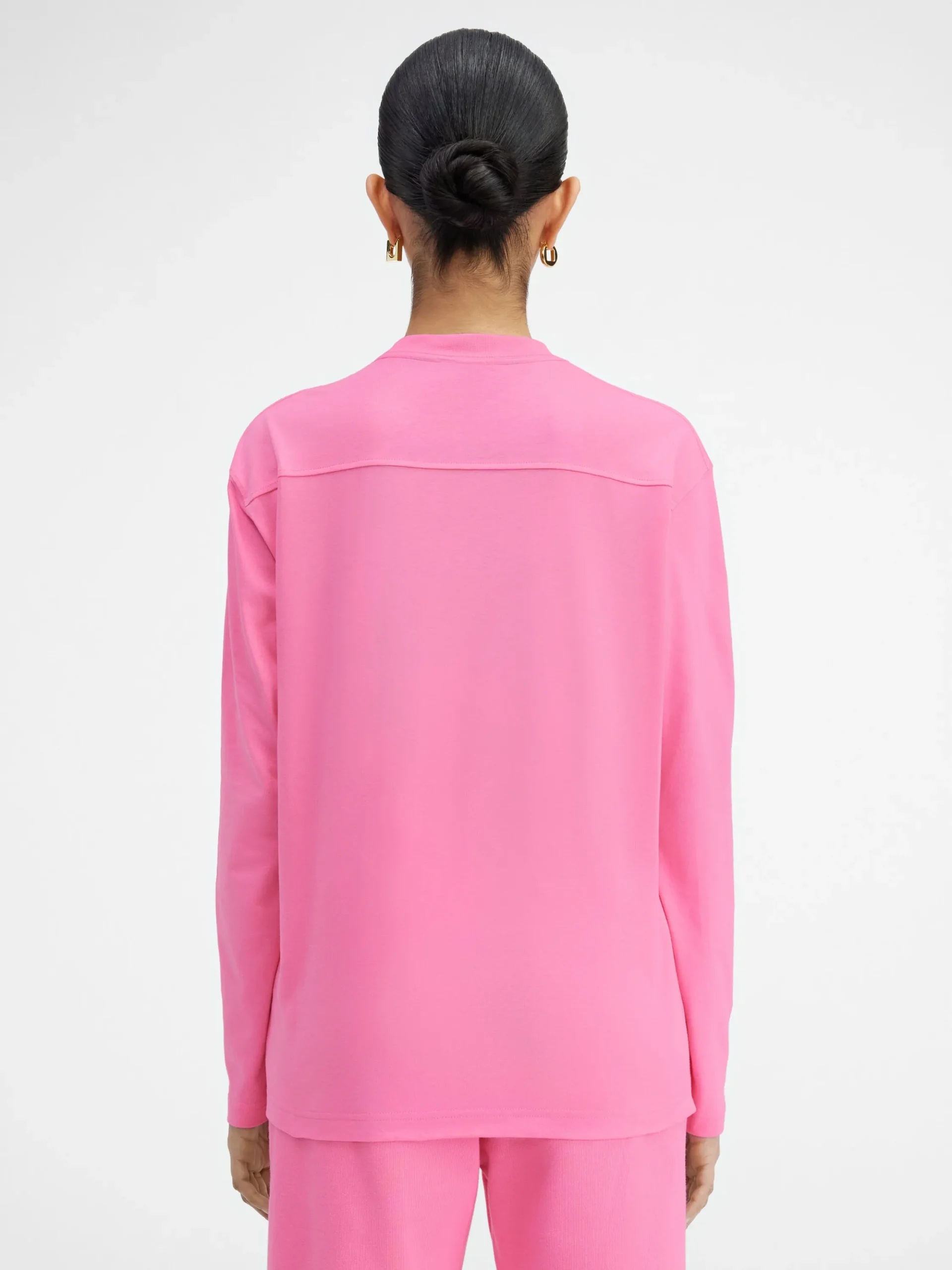 The long-sleeve t-shirt