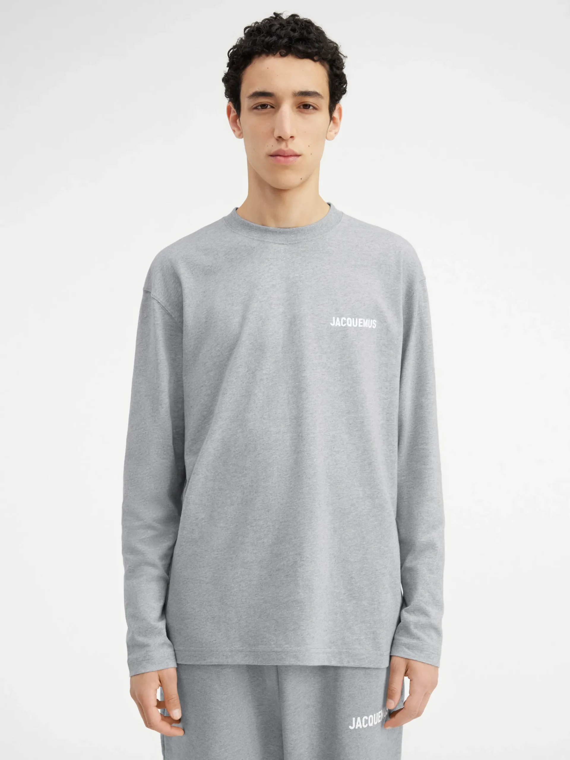 The long-sleeve t-shirt
