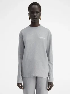 The long-sleeve t-shirt