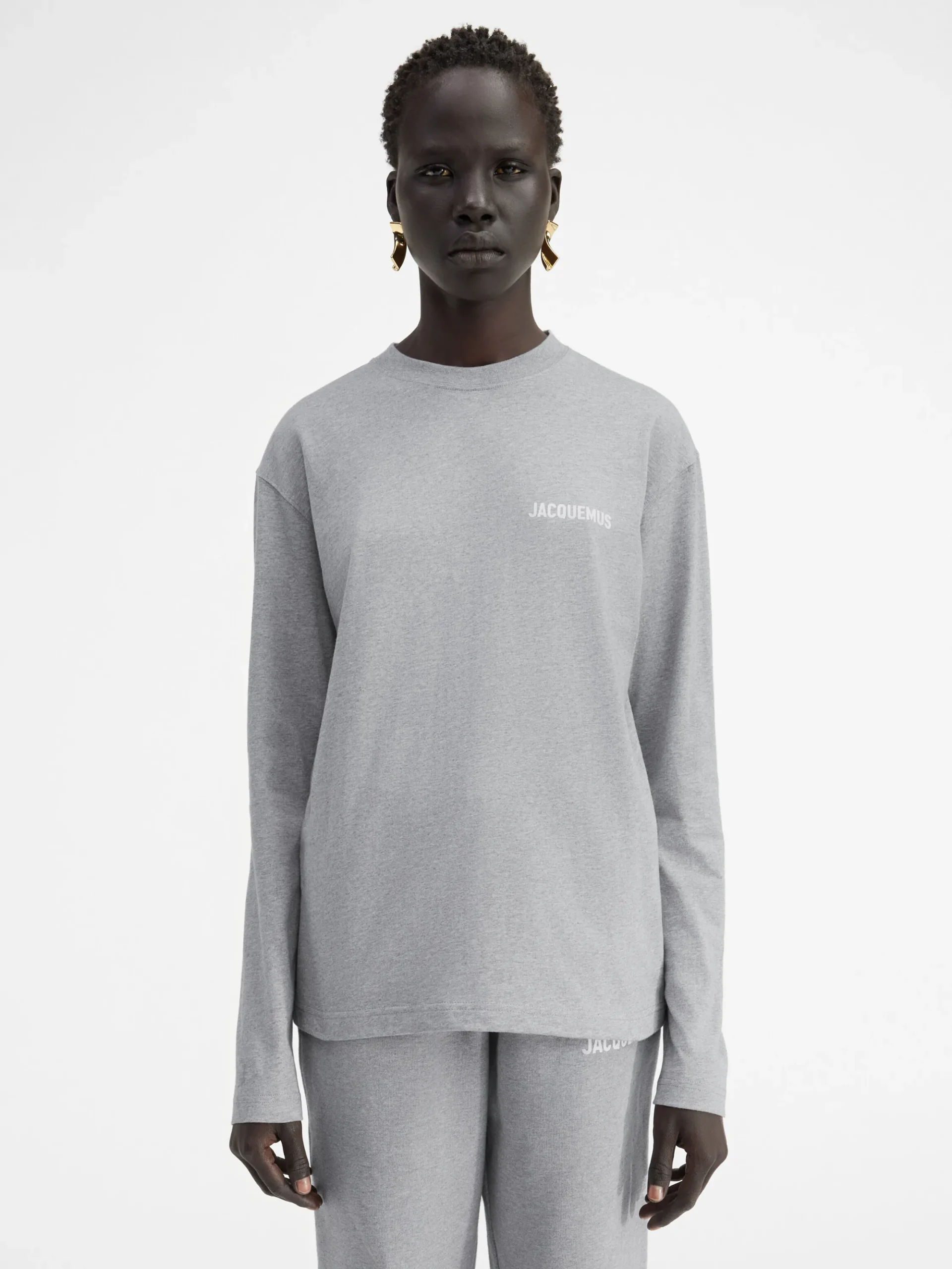 The long-sleeve t-shirt