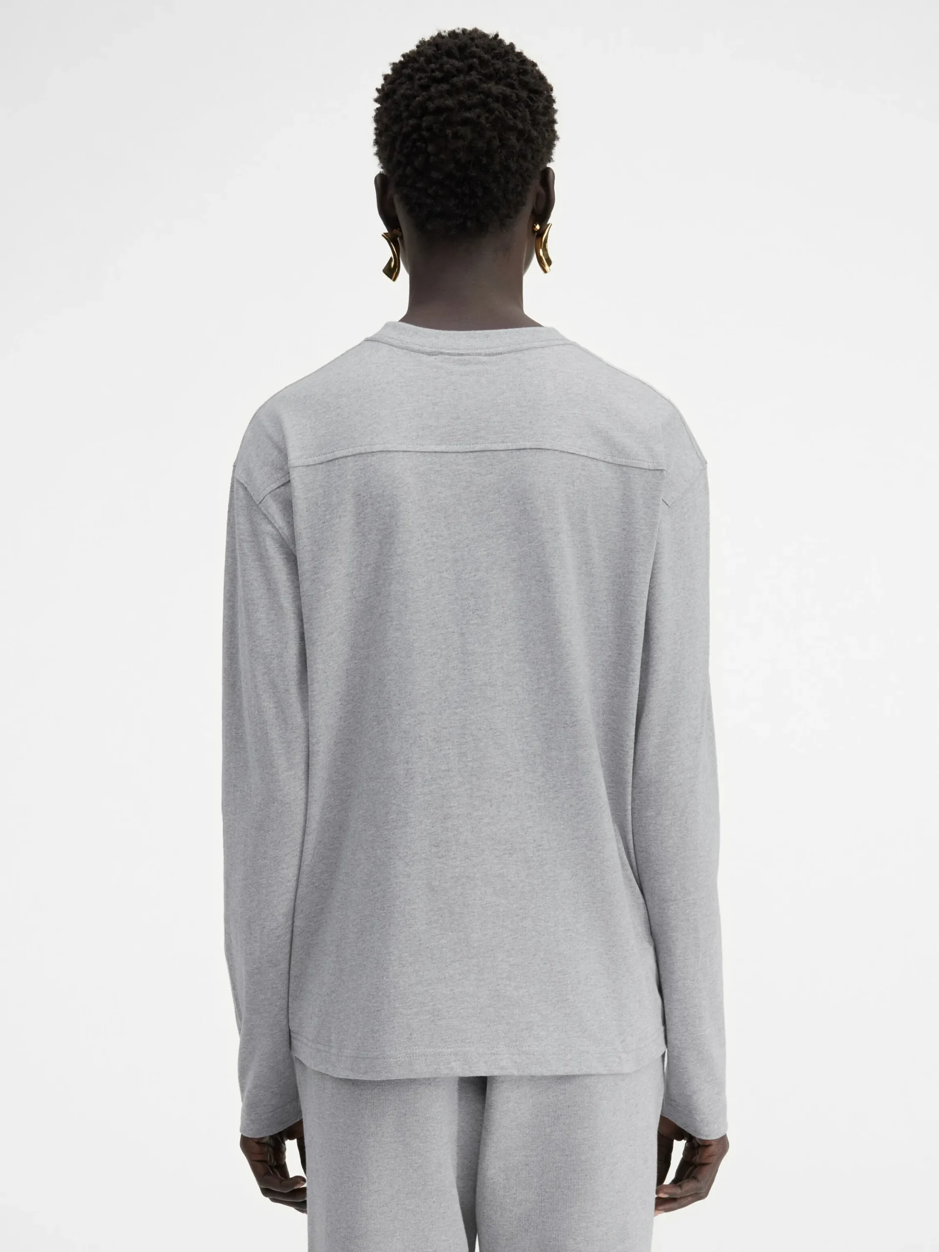 The long-sleeve t-shirt