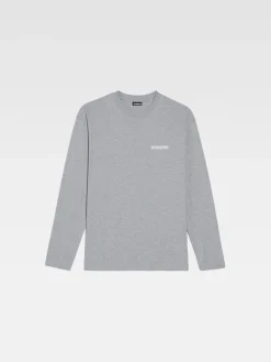 The long-sleeve t-shirt