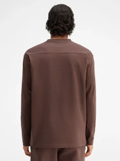 The long-sleeve t-shirt