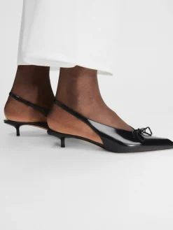 The low Cubisto slingbacks