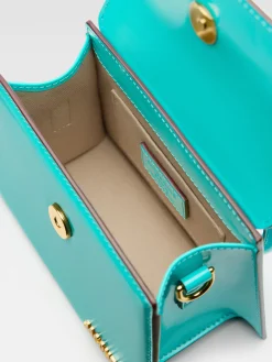 The medium Chiquito with buckle