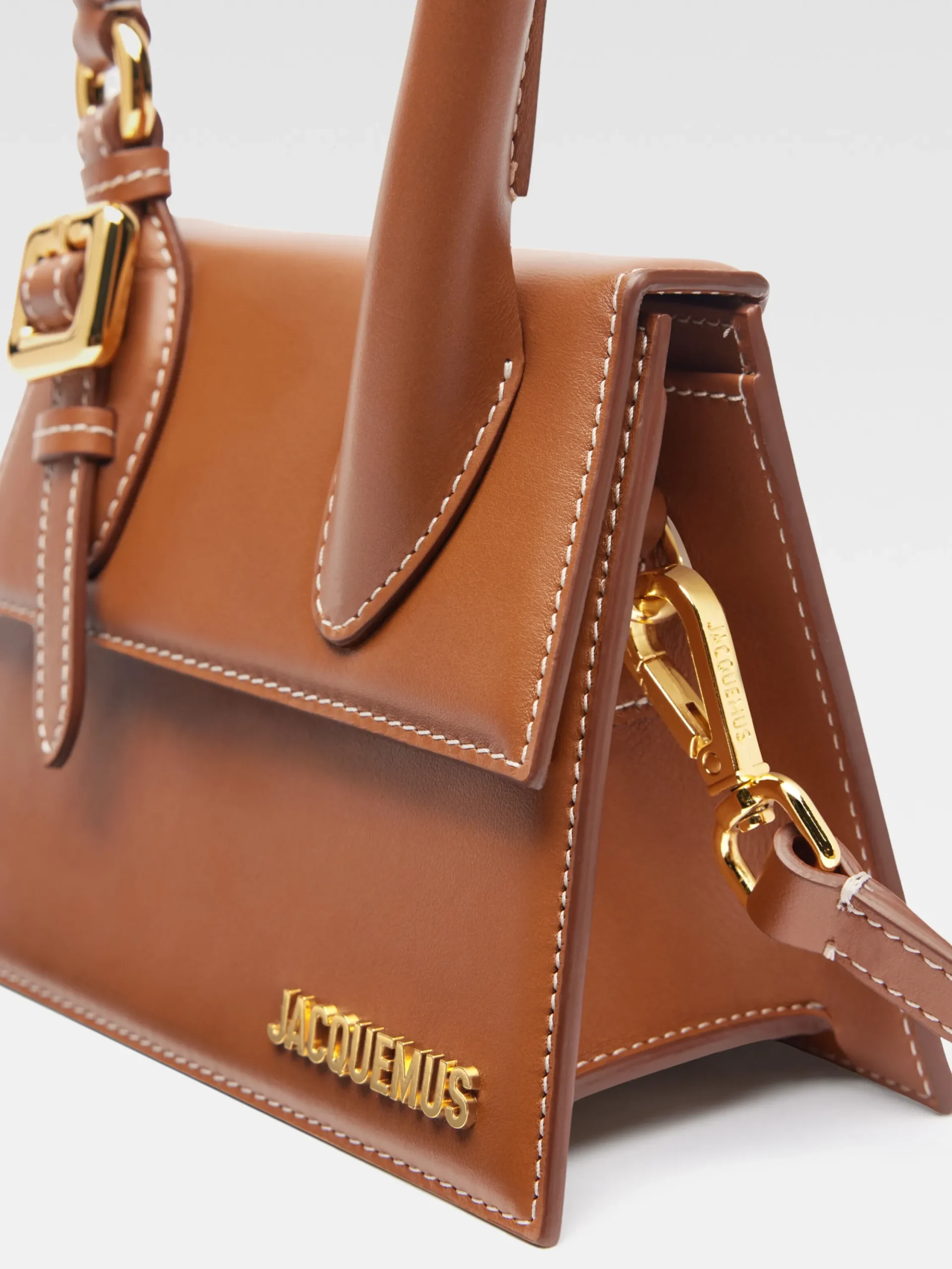 The medium Chiquito with buckle