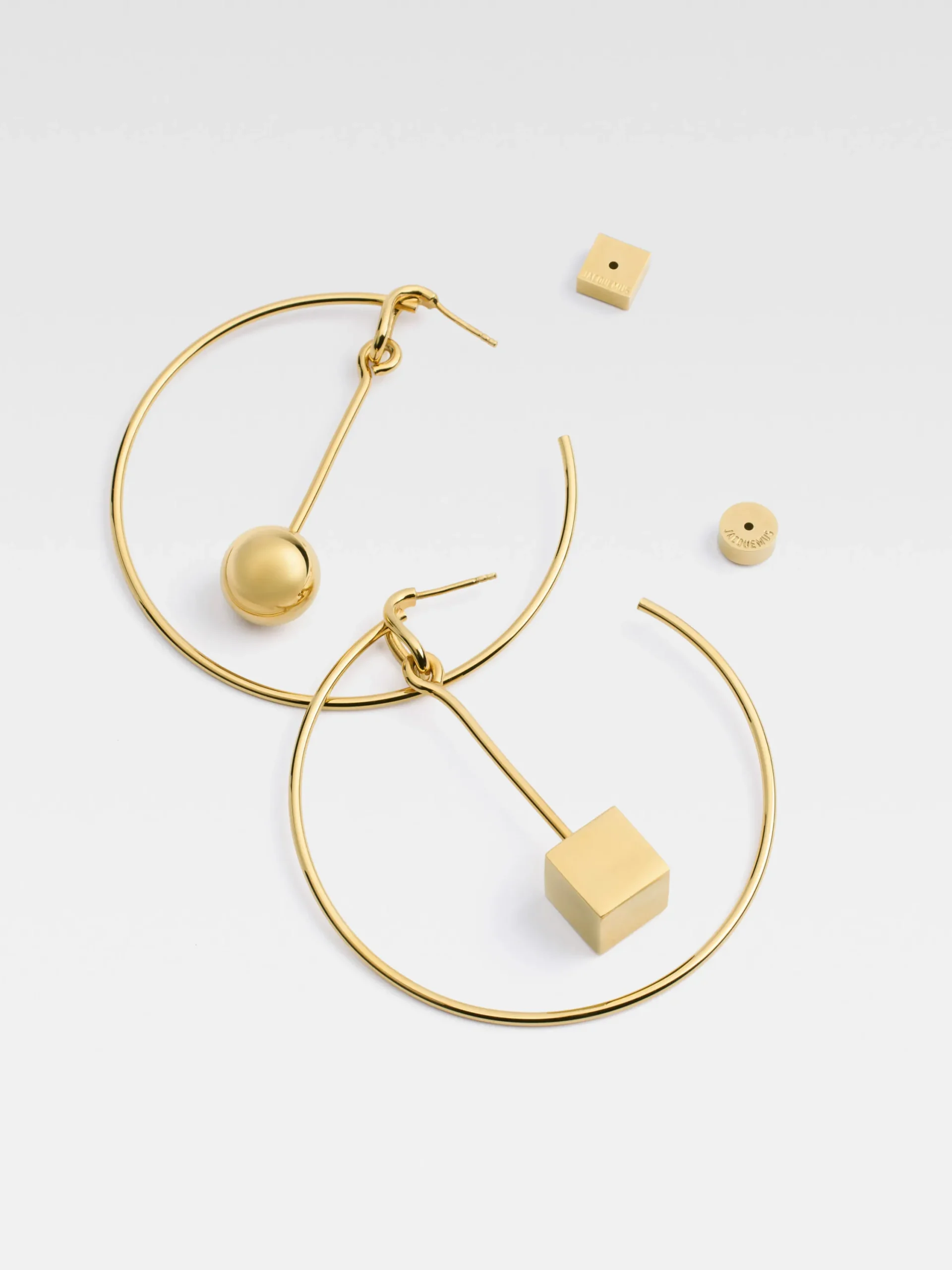 The Nodo hoops earrings