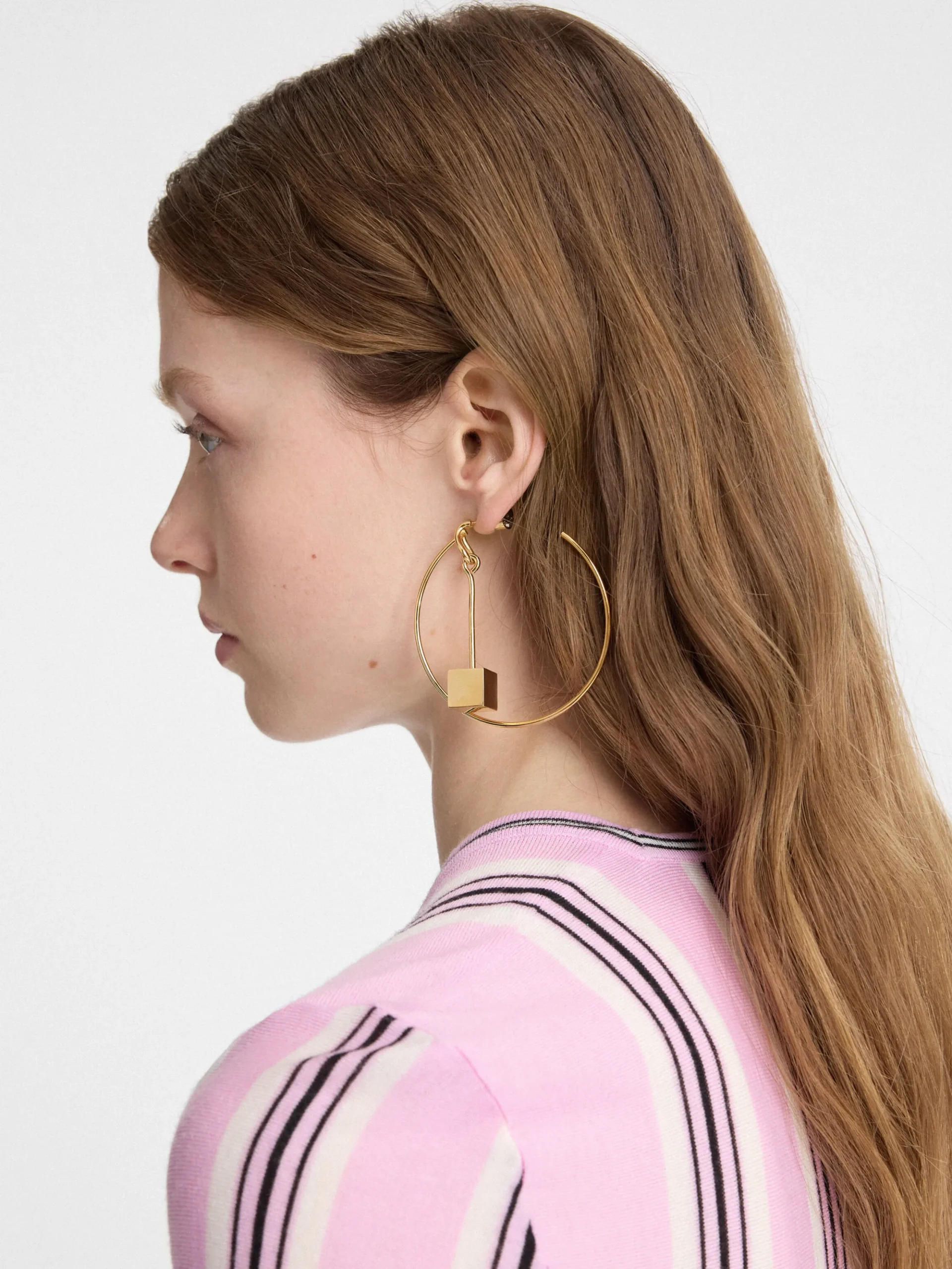 The Nodo hoops earrings