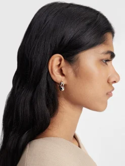 The Nodo stud earrings