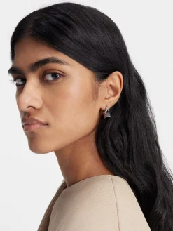 The Nodo stud earrings