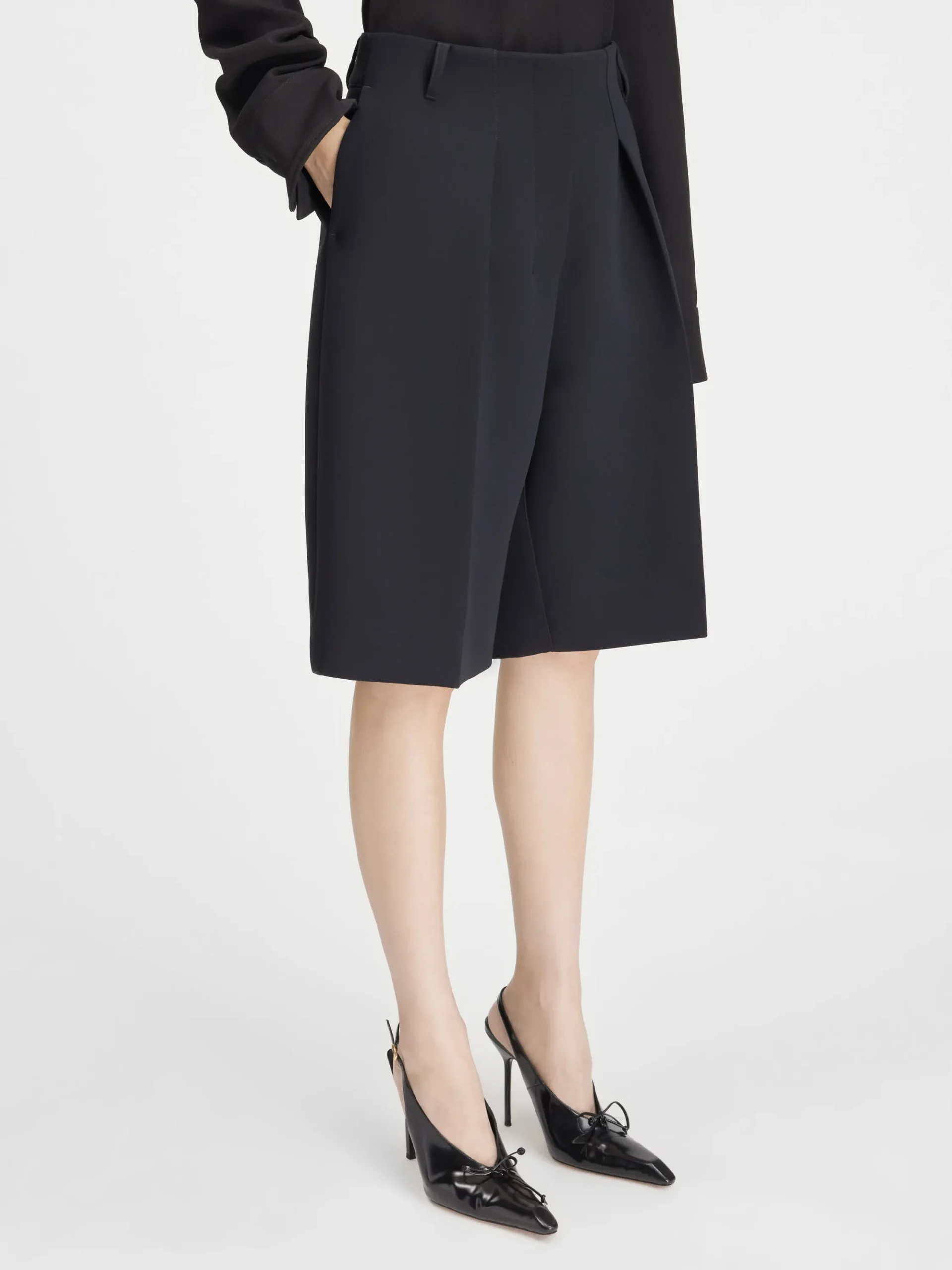 The Ovalo bermuda shorts