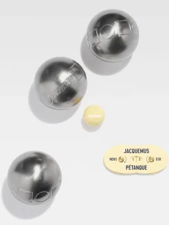 The pétanque set