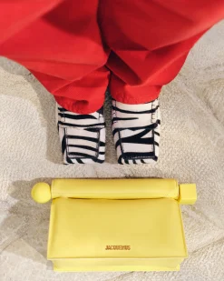 The Rond Carré clutch