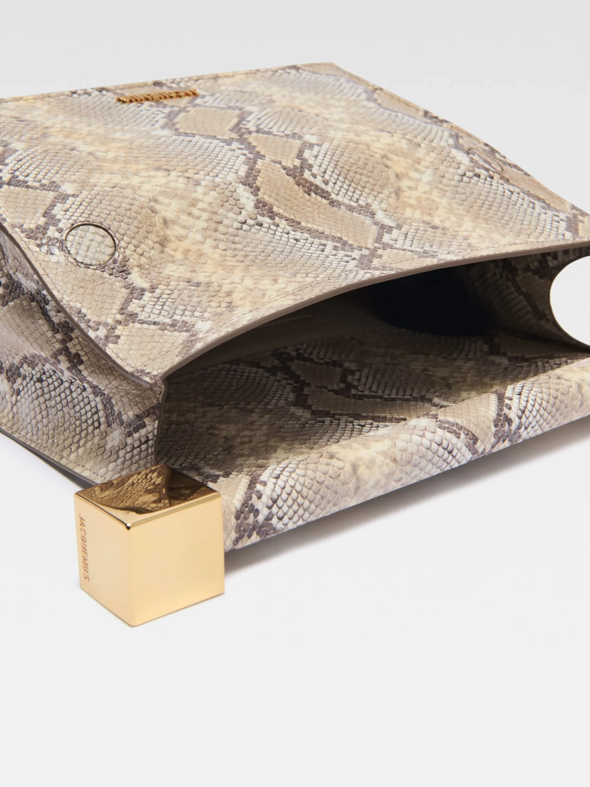 The Rond Carré clutch