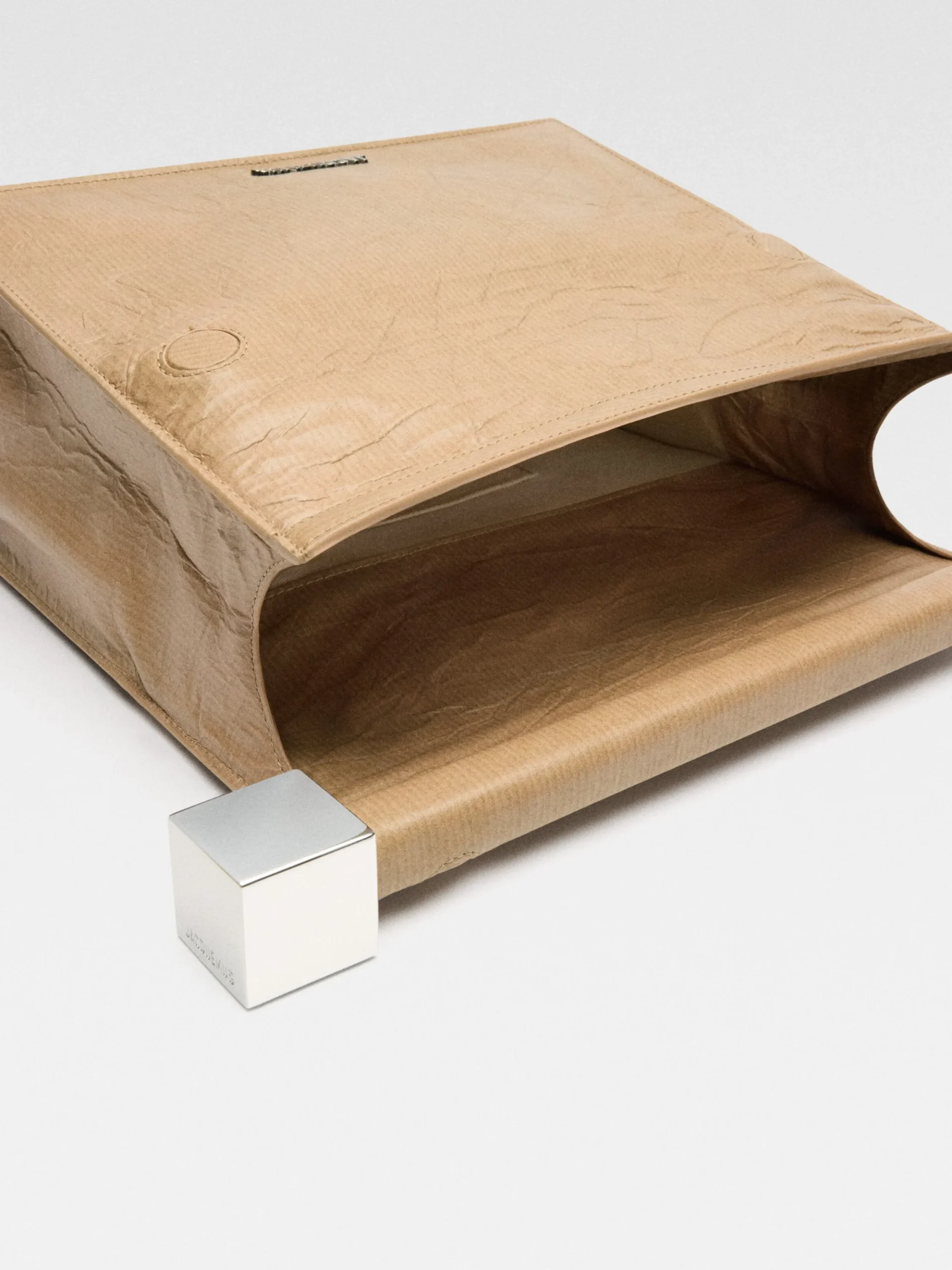 The Rond Carré clutch