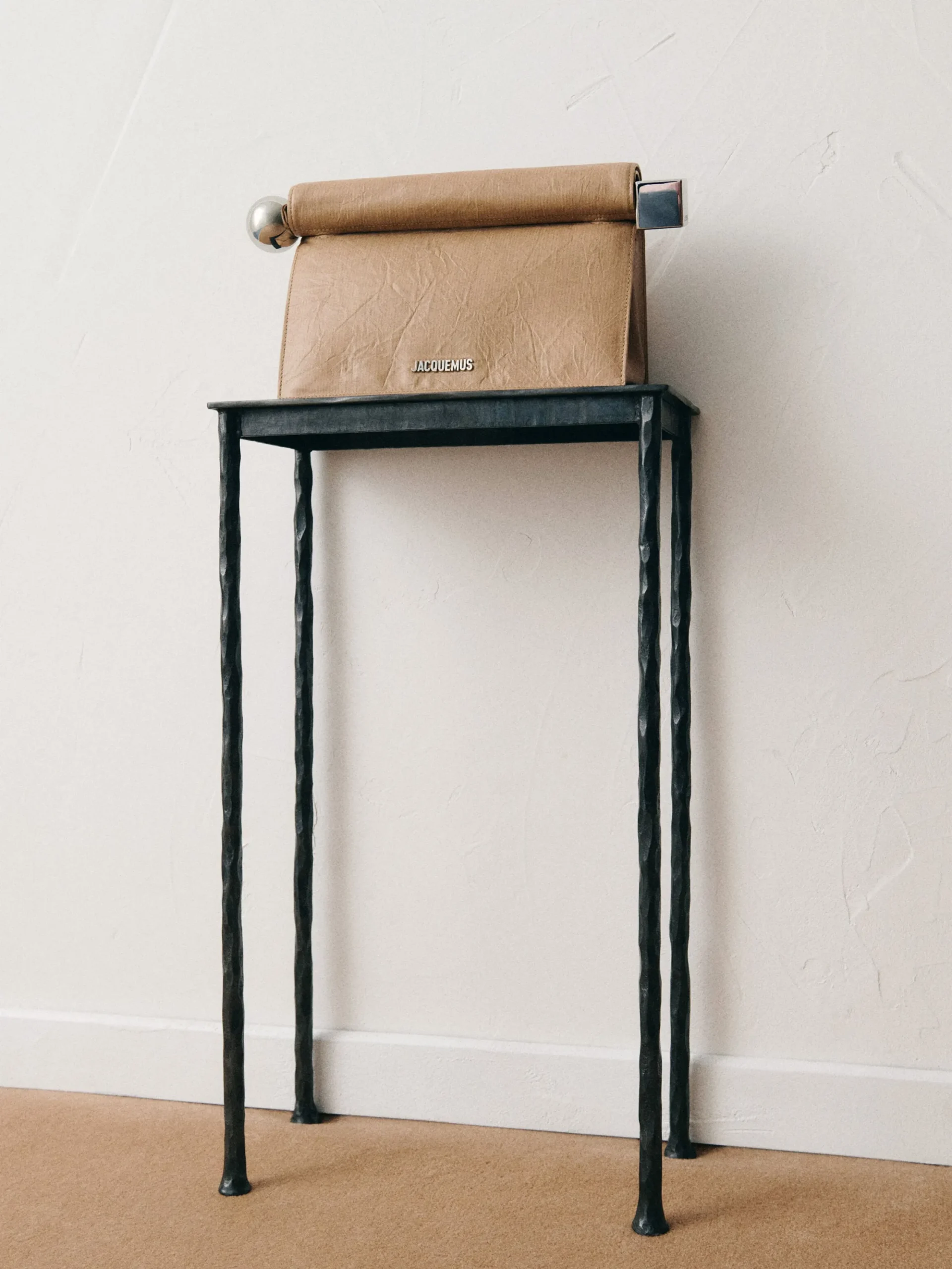 The Rond Carré clutch