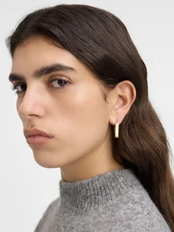 The Rond Carré earrings