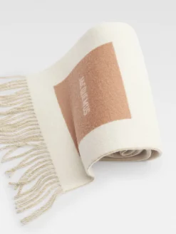 The Rond Carré scarf