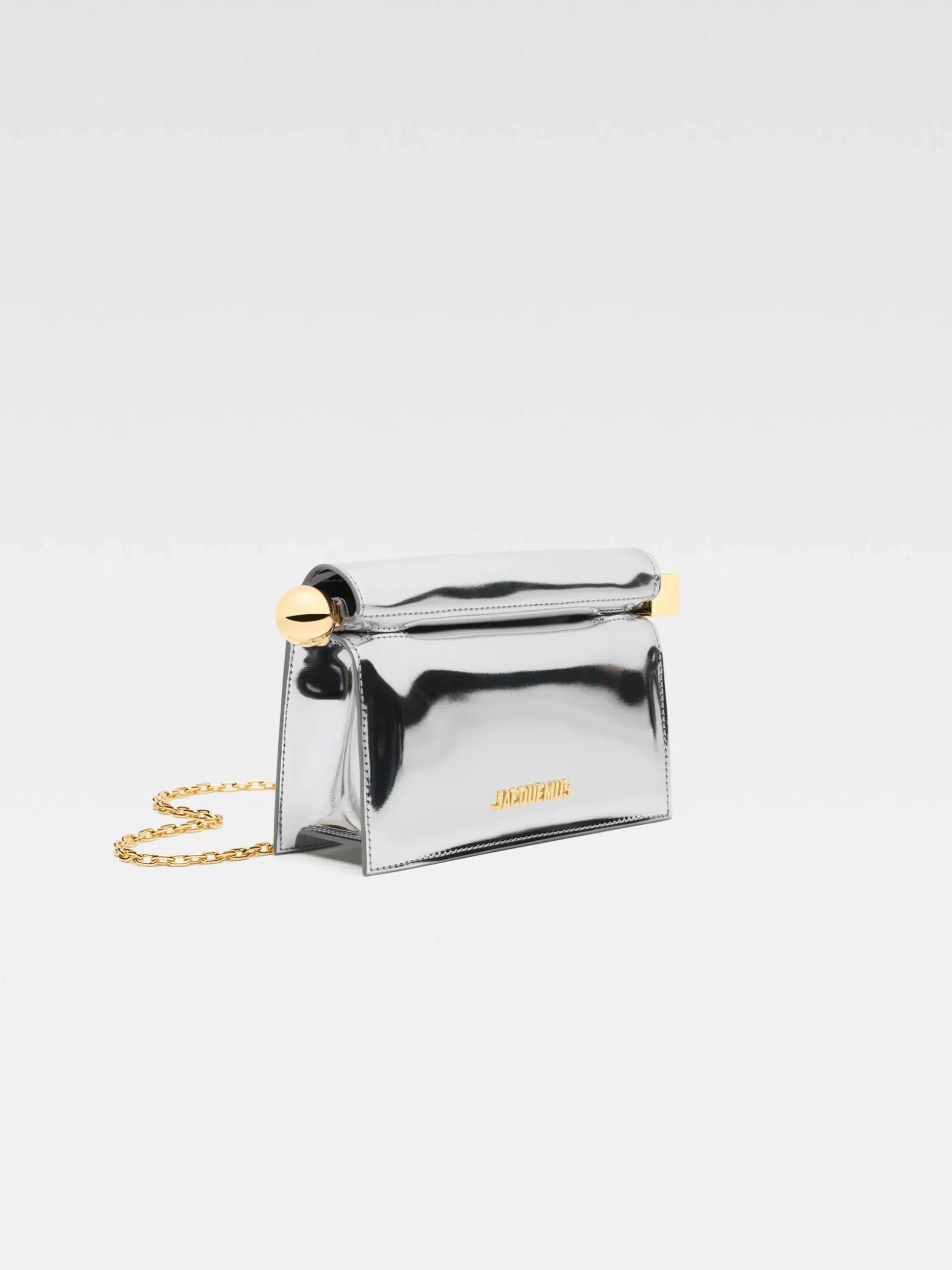 The small Rond Carré clutch