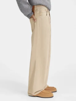 The wide de-Nîmes denim pants